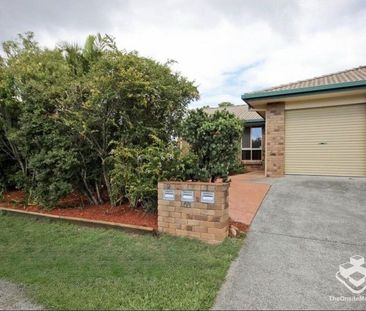 Hidden gem in Burleigh waters . - Photo 6