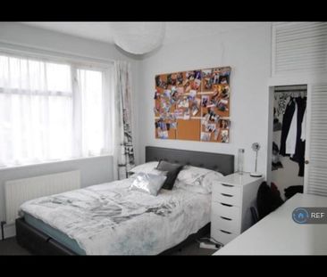 3 bedroom end of terrace house to rent - Photo 4
