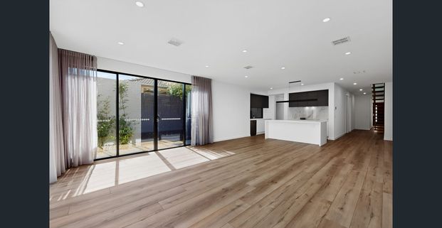 Stylish. Spacious. Brand New. Your Dream Townhouse in Bentleigh East Awaits. - Photo 1