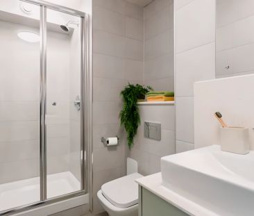 PARTLY ACCESSIBLE NON ENSUITE - Photo 5