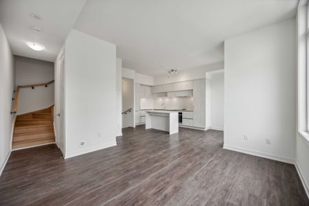 For Lease - 8 David Eyer Road Unit# 1215, Richmond Hill, Ontario - Photo 3