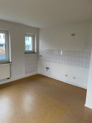 WBS erforderlich - Helle 2-Zimmer-Wohnung mit Balkon und Keller - Photo 1