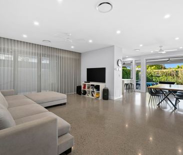 Furnished Premium Family Living with Pool/ Garden Maintenance & Cle... - Photo 3