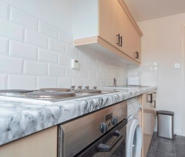 1 Bed Flat, Grandtully Drive, G12 - Photo 4