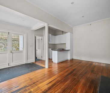 33 Quayle Street Sandy Bay TAS 7005 Australia - Photo 3