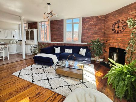 Chester Road, Old Trafford - Photo 4