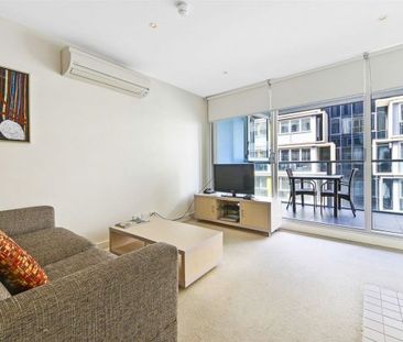 Modern 2-Bedroom Apartment in the Heart of the City with Resort-Sty... - Photo 2