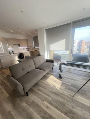 Room in a Shared Flat, Wilson House, SW11 - Photo 2