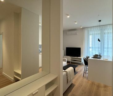 Warszawa, Wola, Grzybowska – zdjęcie 2