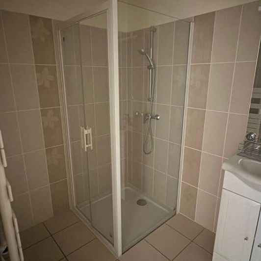APPARTEMENT TYPE III AVEC ASCENSEUR - CENTRE DE CHAUVIGNY - Photo 1