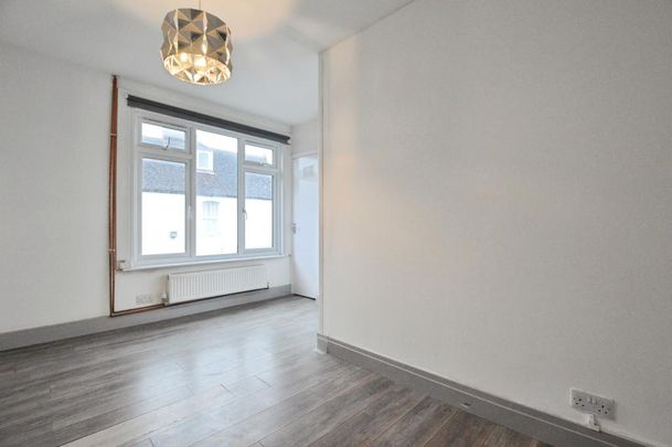 2 bedroom maisonette to rent - Photo 1