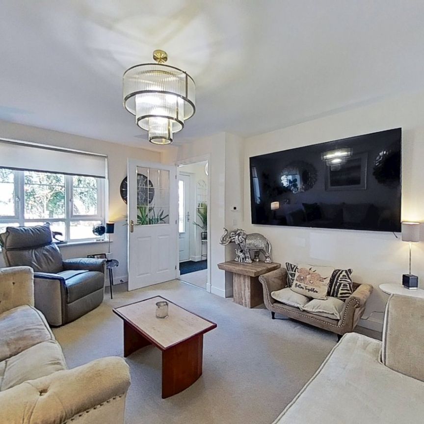 4 bedroom detached house to rent - Photo 1