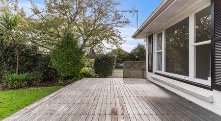Charming Home - Photo 4