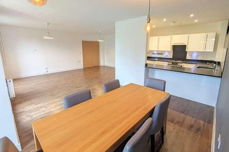 Woking, Surrey, GU22 - Photo 5