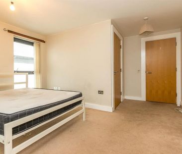 3 bedroom apartment to rent - Photo 6