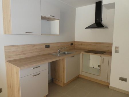 Location Appartement 2 pièces 40m² FREJUS 83600 - Photo 4