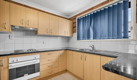 Comfortable & Low-Maintenance Living - Photo 3