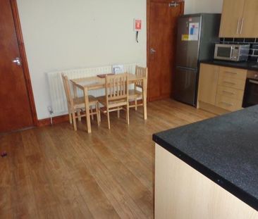 4 bedroom house to rent - Photo 2