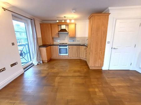 2 bedroom flat to rent - Photo 4