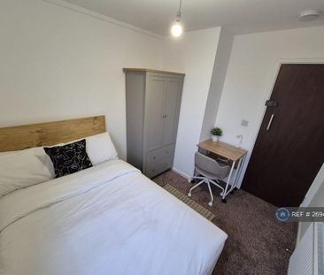 1 bedroom in a house share to rent - Photo 3