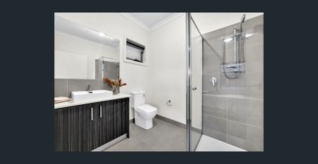 An Outstanding Family Home! - Photo 5