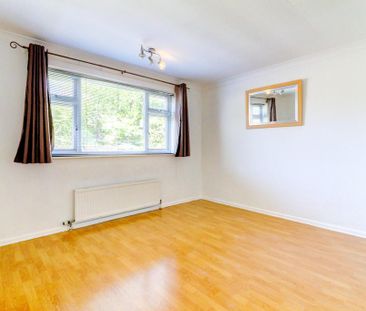 2 bedroom maisonette to rent - Photo 2
