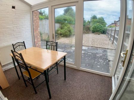3 bedroom semi-detached house to rent - Photo 3