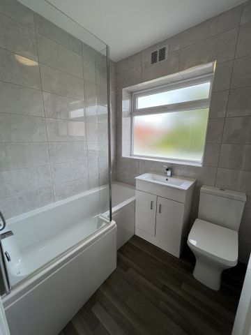 2 bedroom semi-detached house to rent - Photo 5