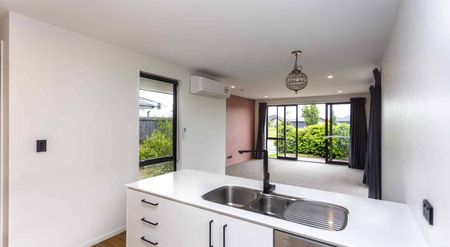 Lovely 3 bedroom family home in Rolleston! - Photo 3