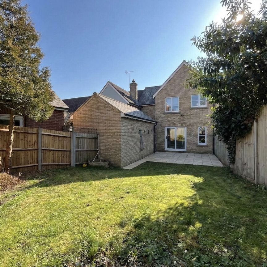 Ranulf Road, CM6, Dunmow - Photo 1