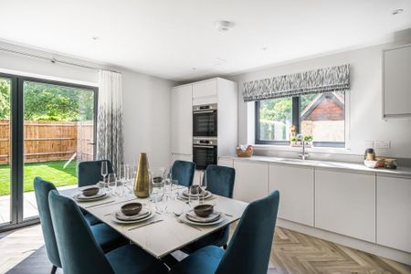 4 bedroom townhouse to rent - Photo 3