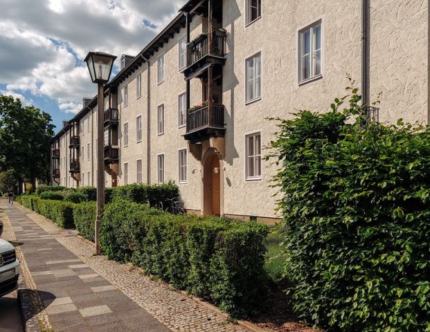 Niedliche 2-Zimmer-Wohnung mit einer Loggia // 1.OG rechts - Foto 1