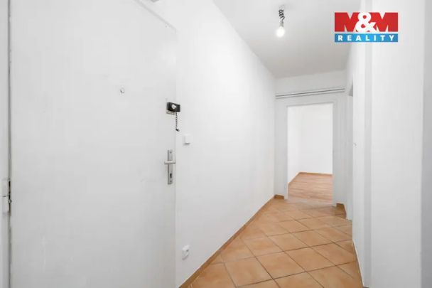 Pronájem bytu 2+1 v Ústí nad Labem, ul. V Jámě - Photo 1