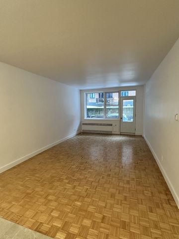 3484 Rue Stanley, #210 - Photo 2