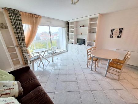 Location Appartement 1 pièce 34m² LES SABLES D OLONNE 85100 - Photo 2