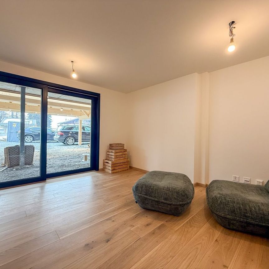 Magnificent new 2.5 room apartment in the centre - Covered parking space - Photo 1