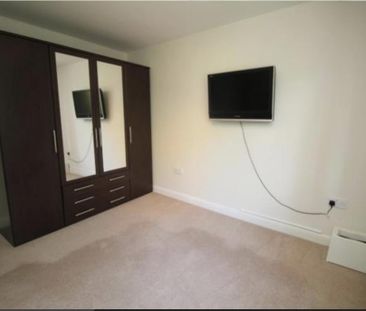 3 bedroom end of terrace house to rent - Photo 3