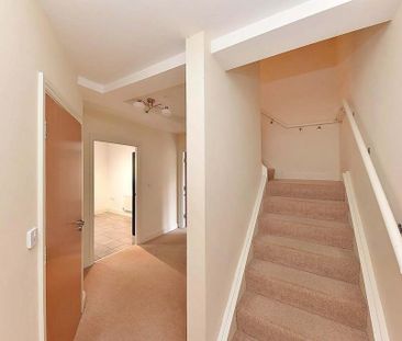 3 bedroom penthouse to rent - Photo 2