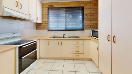 1/12 East Street, Sarina - Photo 5