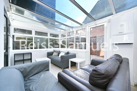 5 bedroom end of terrace house to rent - Photo 3