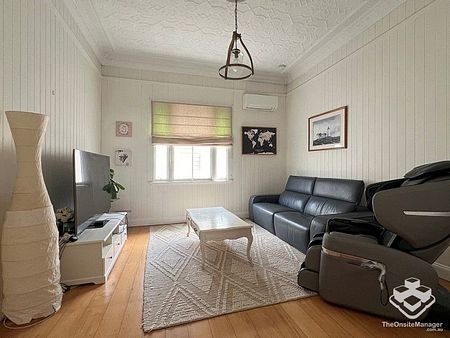 FURNISHED HOME--Classic meets Contemporary - Photo 3