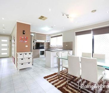 Stunning Family Home - Photo 2