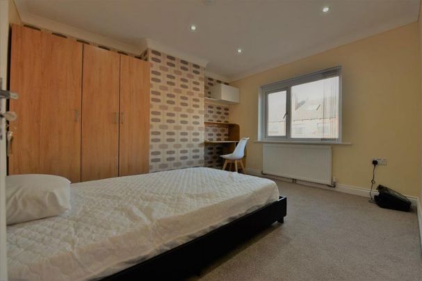 2 bedroom house to rent - Photo 1