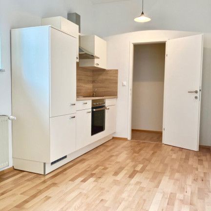 Zwei Zimmer Wohnung in der 8. Mai Strasse in Klagenfurt zu vermieten! - Foto 1