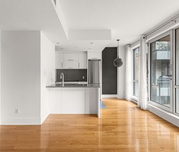 901 Rue de la Commune E., Montréal (Ville-Marie), QC H2L - Photo 2