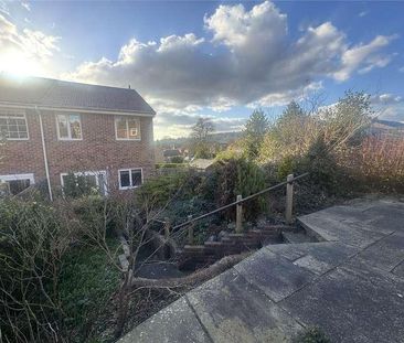 Kingfisher Drive, Redhill, Surrey, RH1 - Photo 3