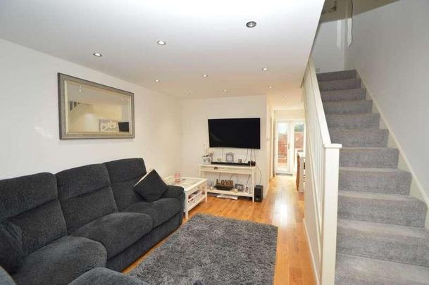 Addlestone, KT15 - Photo 1