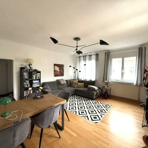 HELLE 2-ZIMMER WOHNUNG MIT BALKON UND PARKMÖGLICHKEIT - Photo 1