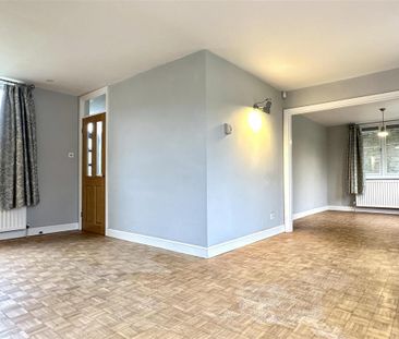 4 bedroom detached house to rent - Photo 3