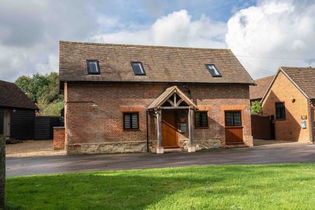 Horsham Road North Holmwood, Dorking - 1 bedroomProperty for lettings - Seymours - Photo 2